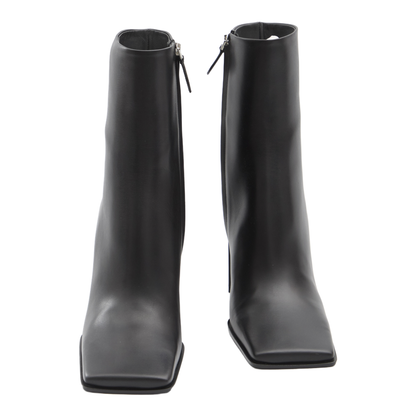 Square-toe ankle boots