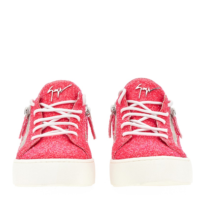 SNEAKER GAIL