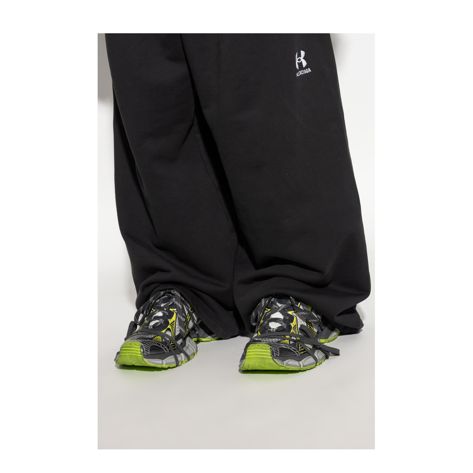 3XL Mesh and Polyurethane Sneakers