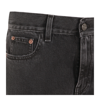 High-waisted jeans