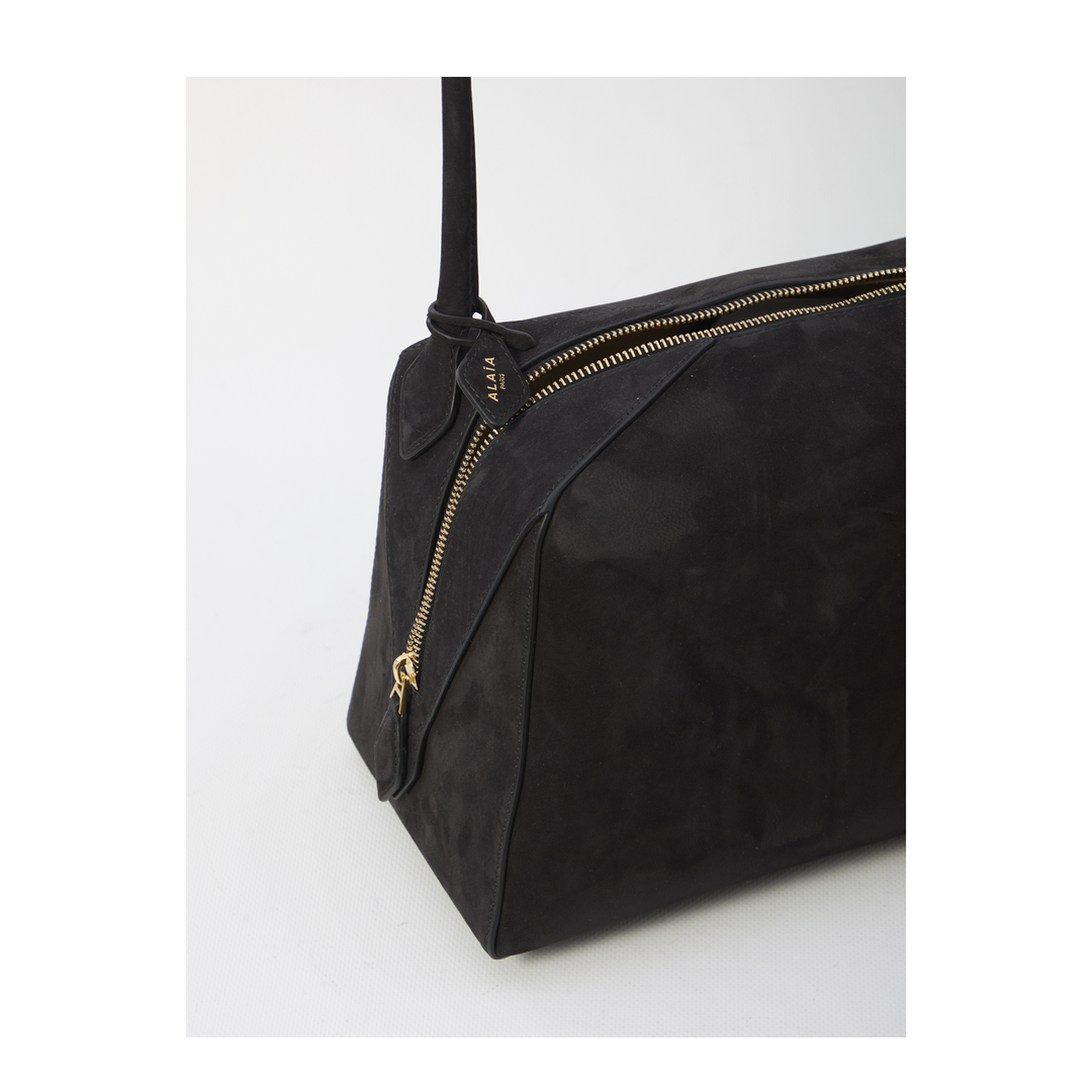Noir Le Bouledogue Bag in Nubuck