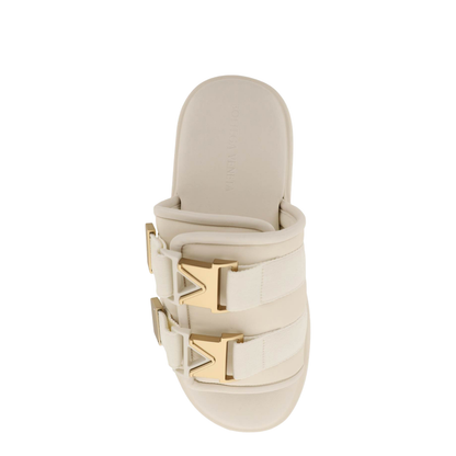 Sandal Flash