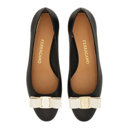 MAYFEYR - Ferragamo - Smooth Leather Décolleté - 01L4100790843NEROMASCARPONEBISCOTTO