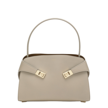 Ivory Hug Soft M Handbag in Leather