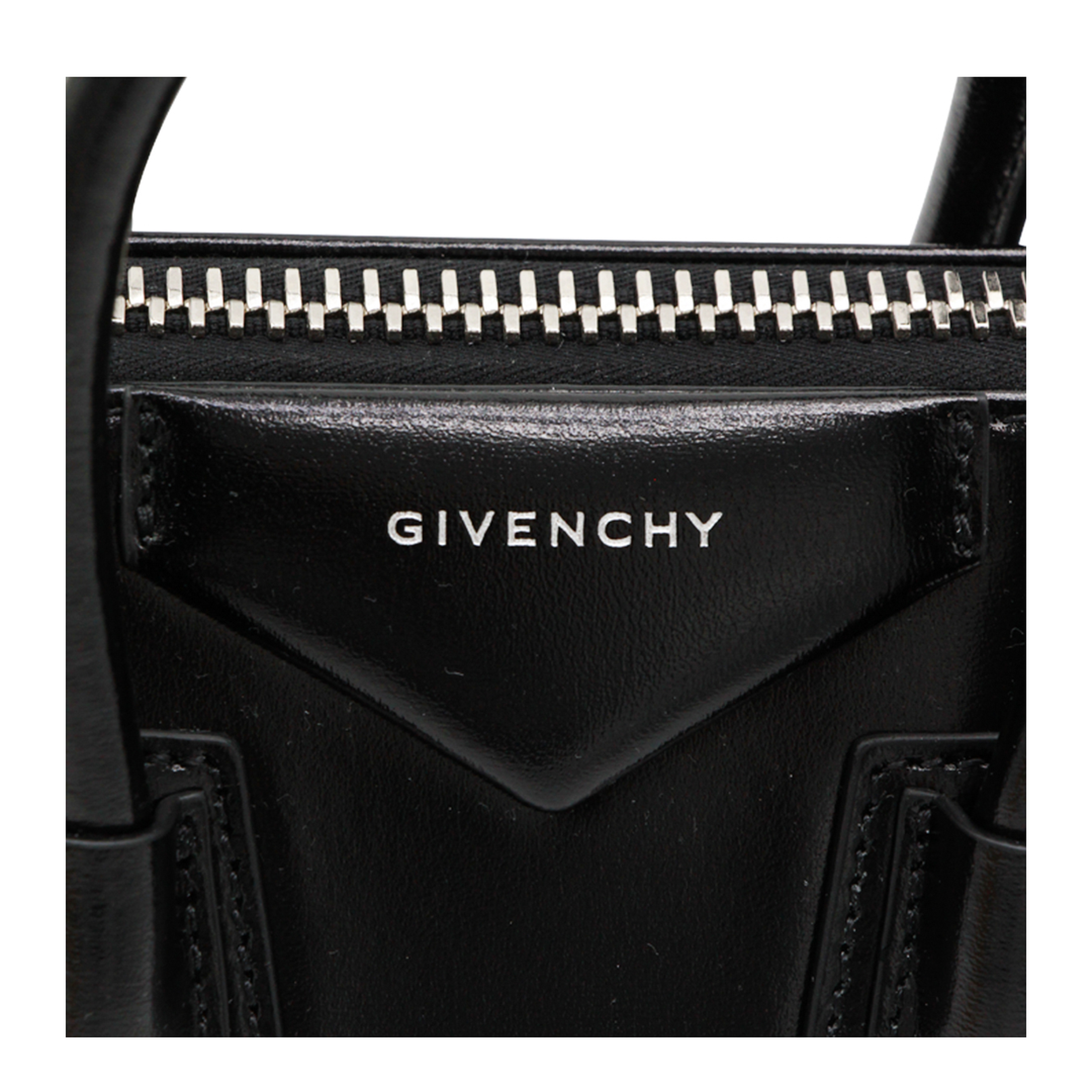 Antigona Mini Leather Shoulder Bag in Black
