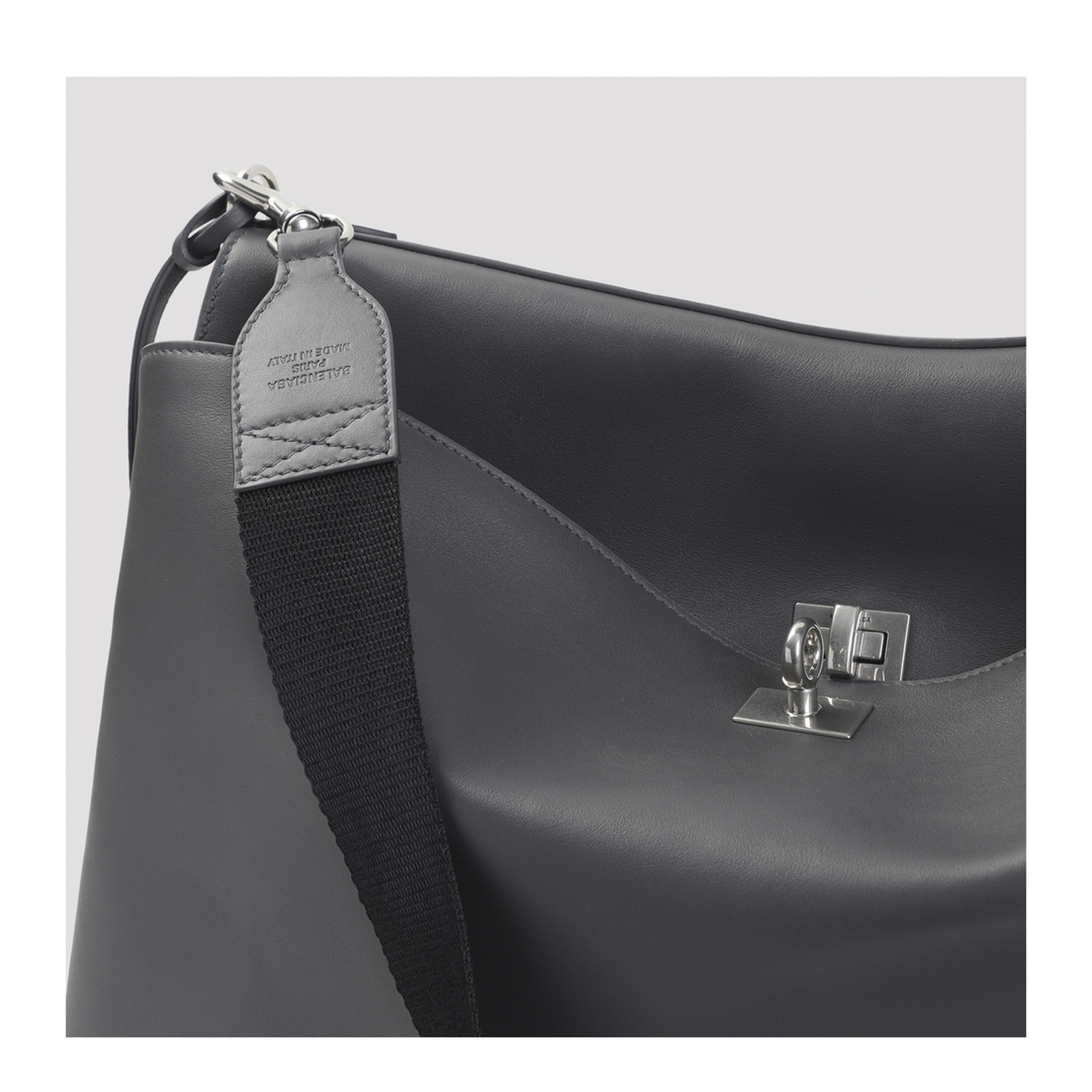 MAYFEYR - Balenciaga - Rodeo Messenger M Shoulder Bag - 8218872ABOX