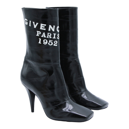 Leather Boots In Black