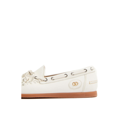 White Slip-On Style VLogo Signature Bow Detailing Flat Rubber Sole