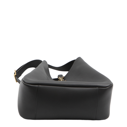 Le 5 À 7 Supple Large Grained Calfskin Shoulder Bag - Black