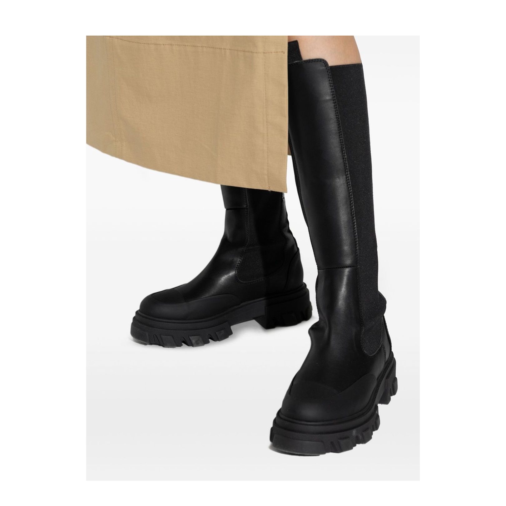 Round Toe Chelsea Boots