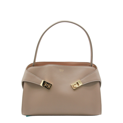 Hug Medium Calfskin Shoulder Bag - Nero
