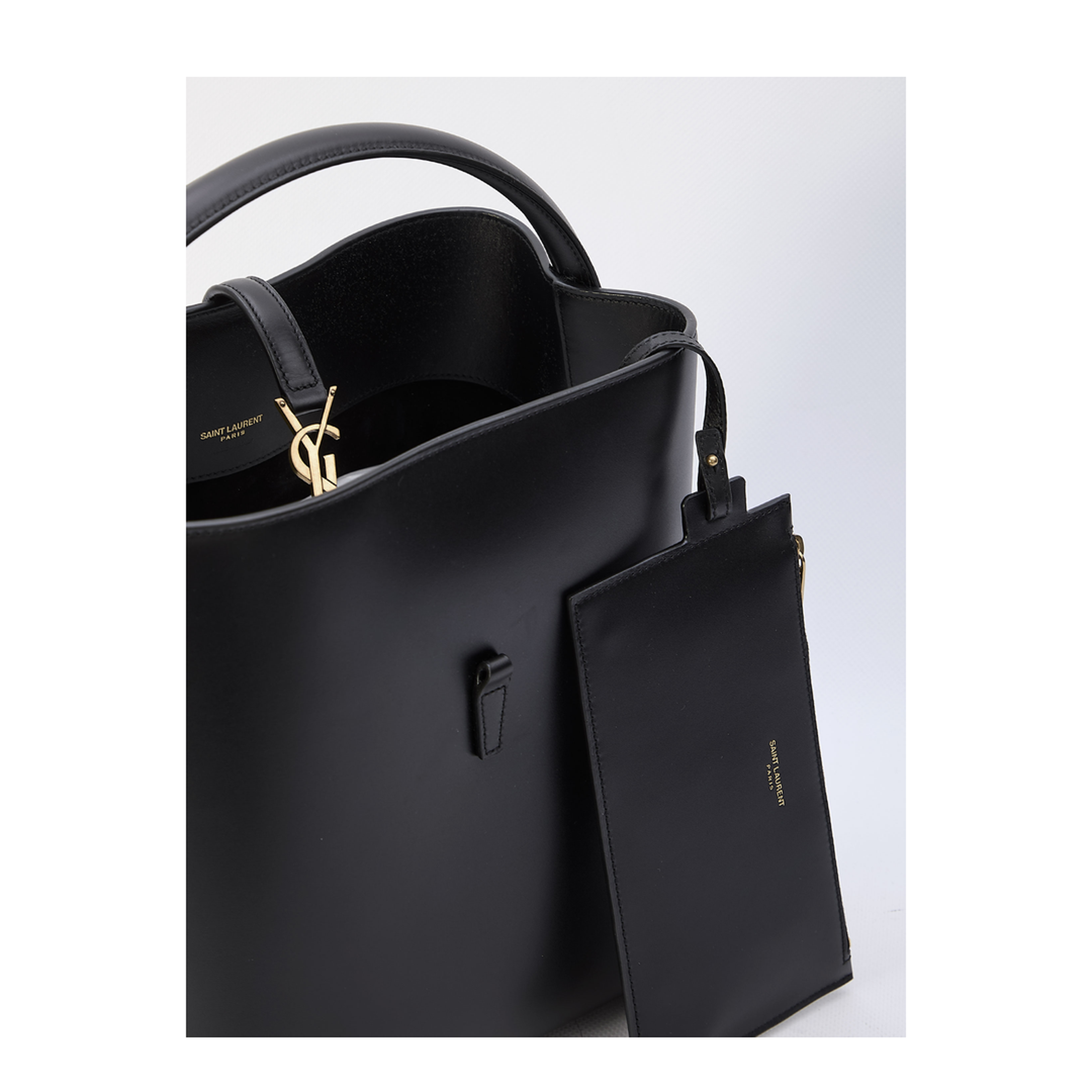 LE 37 Shiny Leather Shoulder Bag - Black