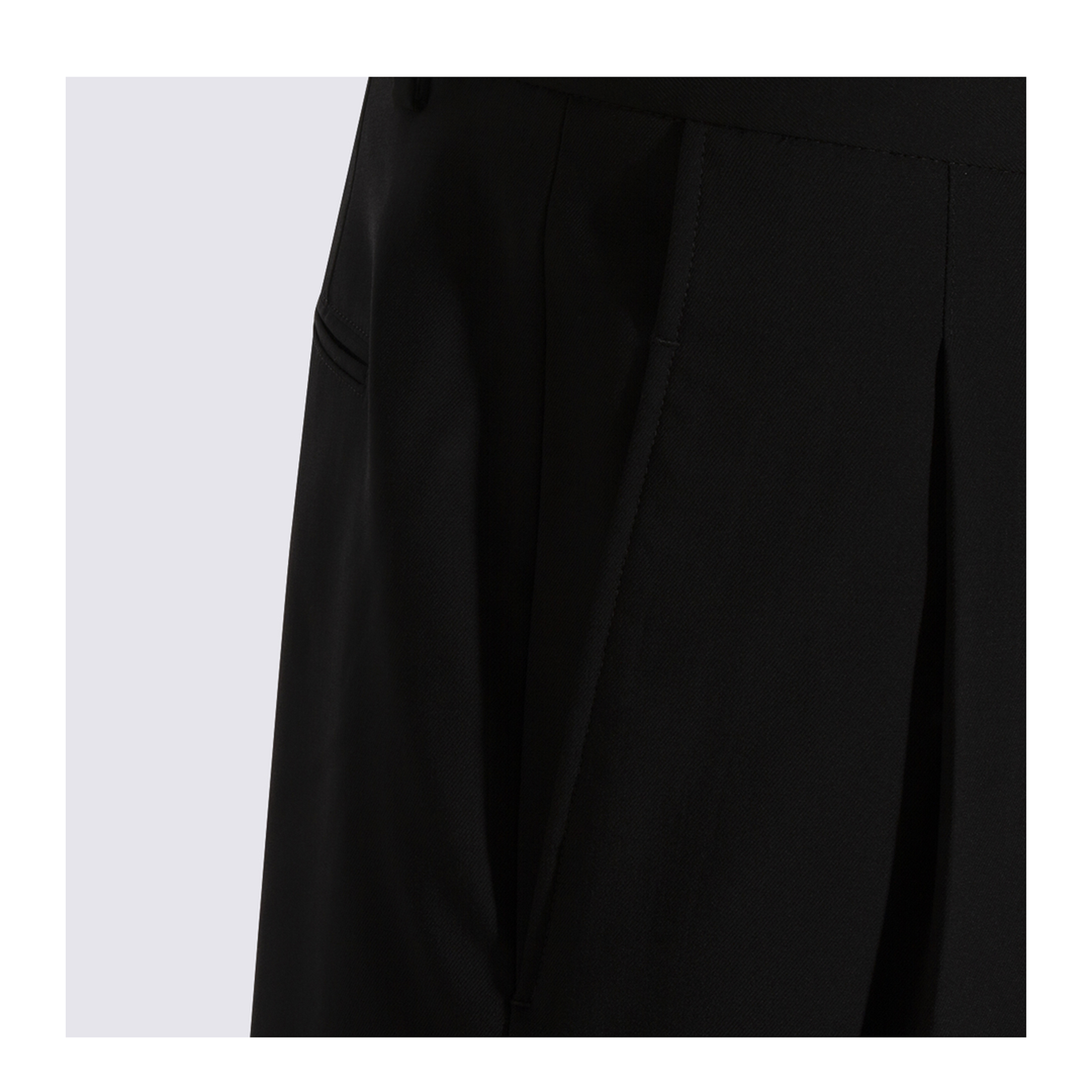 Black Pleated Bermuda Shorts in Cotton