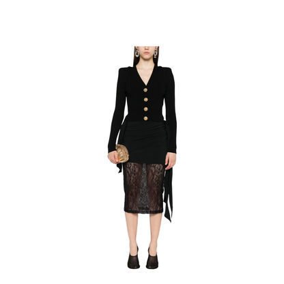 V-necked cardigan