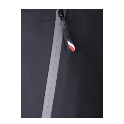 Ergonomic design, use of technical fabric, zippered pockets.