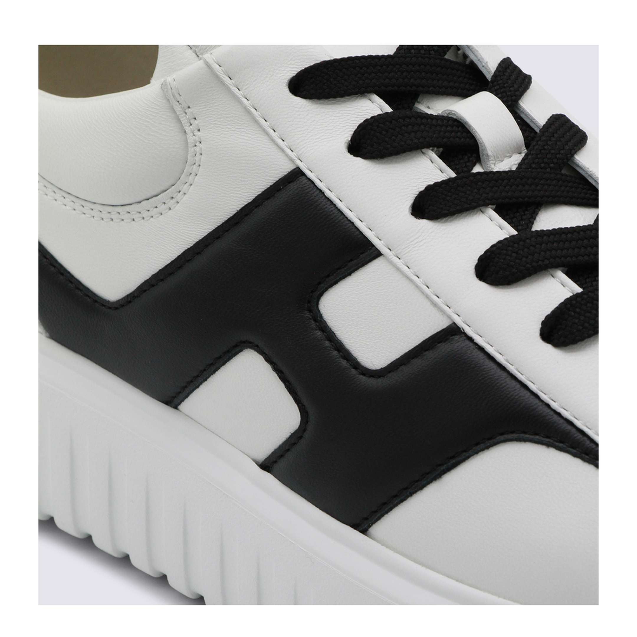 Sneakers White