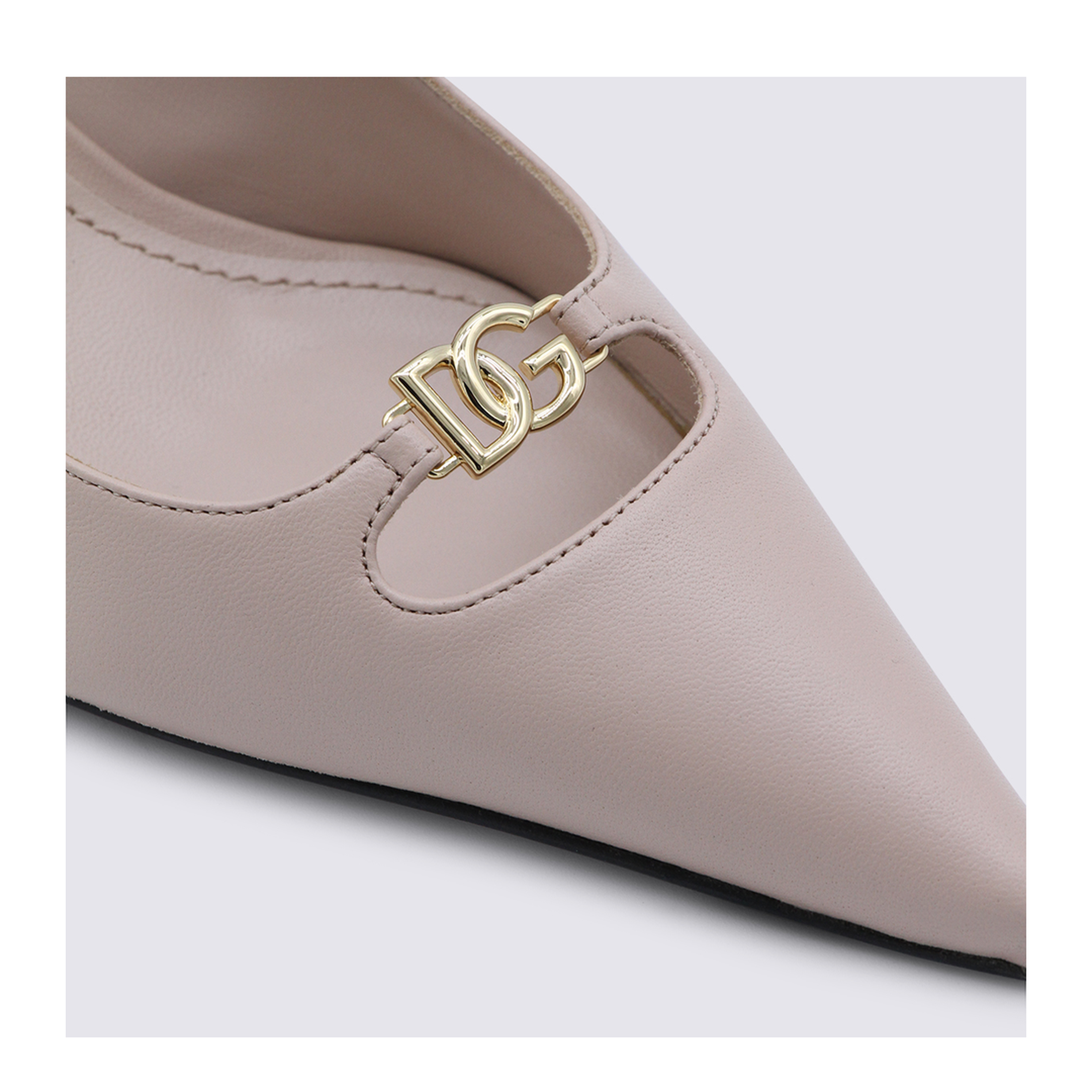 Slingback Pumps in Silk Nappa