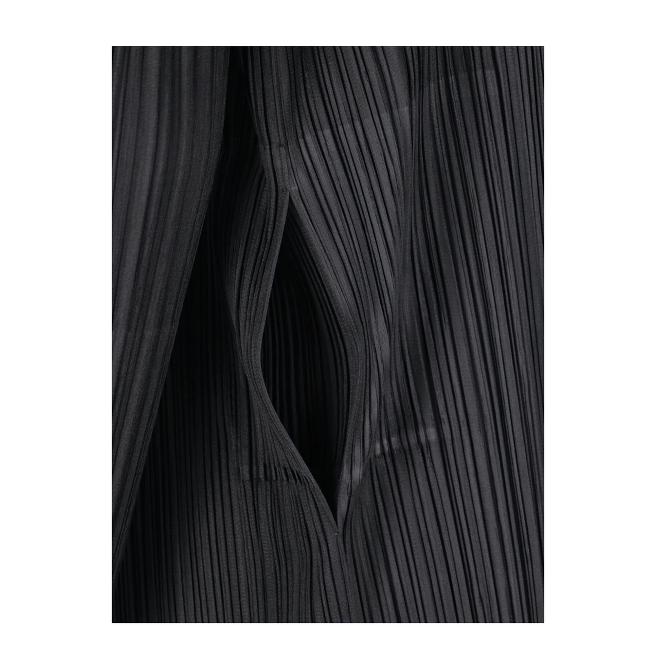 Black Pleated Long Cardigan