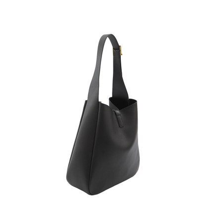 Le 5 À 7 Supple Large Grained Calfskin Shoulder Bag - Black