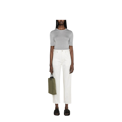 High-waisted jeans