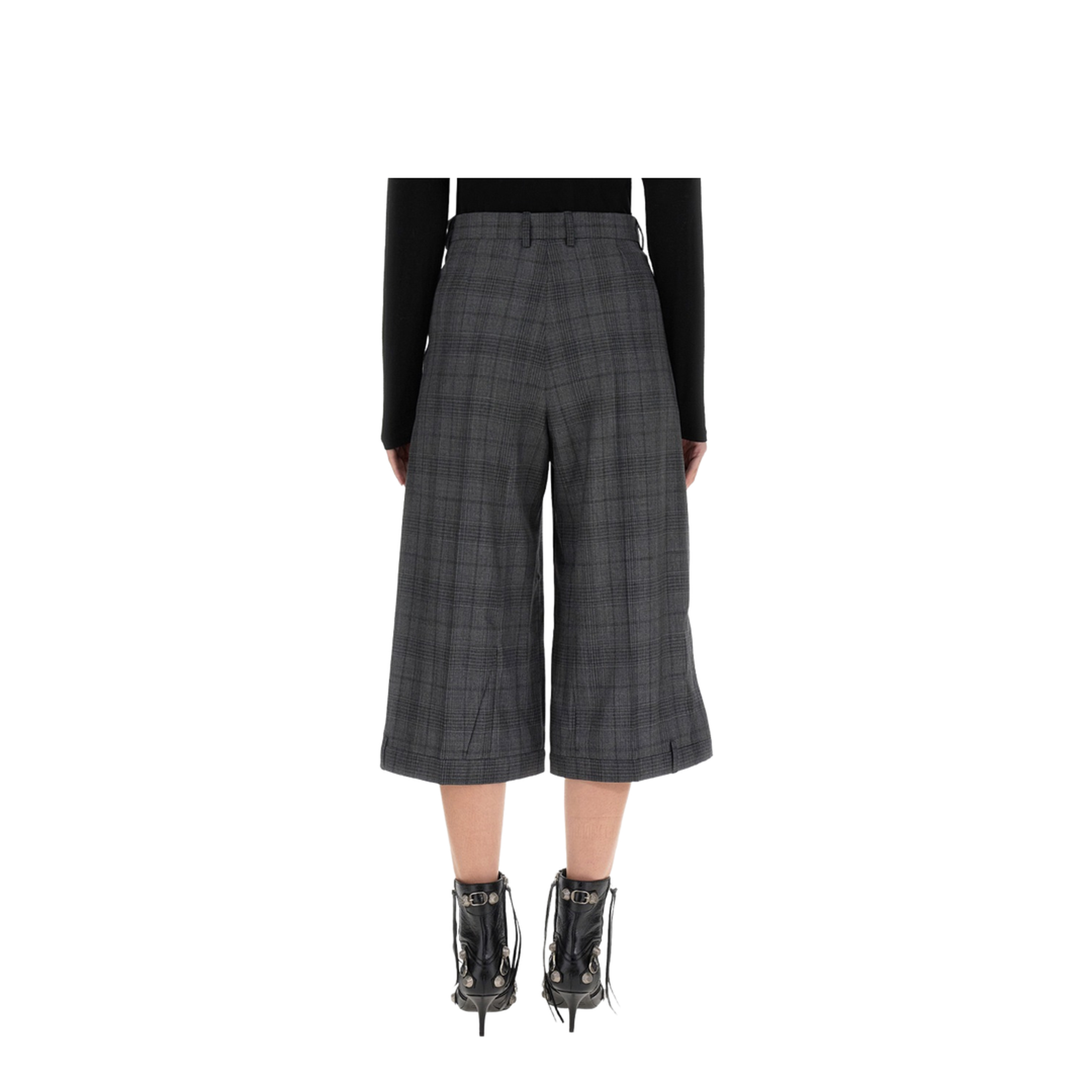 DECONSTRUCTED SHORTS