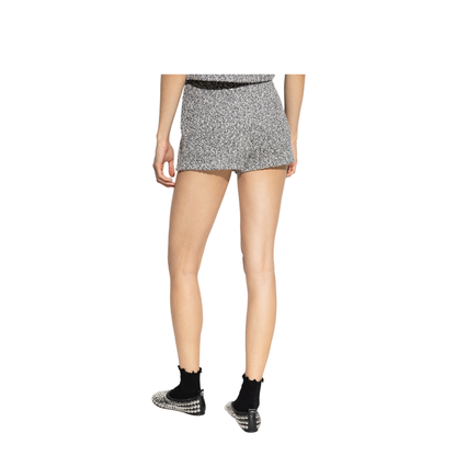 Shorts with an elastic waistband