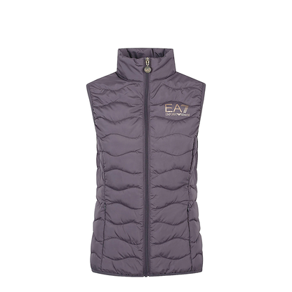 Quilted Model with Wave Effect
