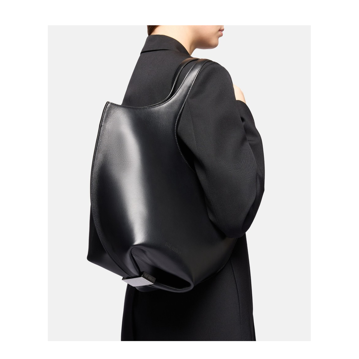 La Scoop Medium Calf Leather Tote - Black