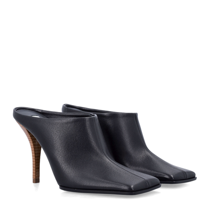 Square-toe mules