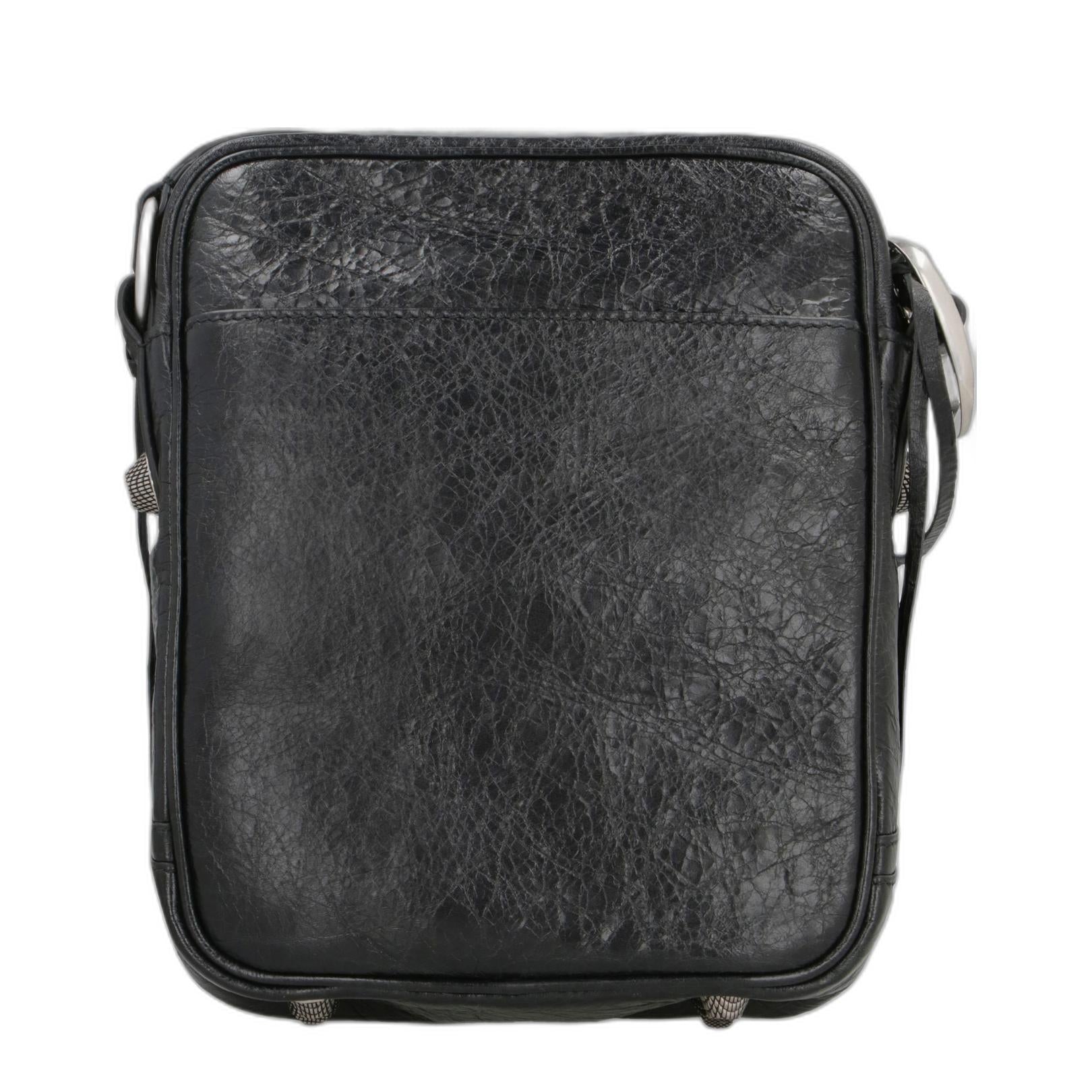 Le Cagole Crossbody Bag in Black
