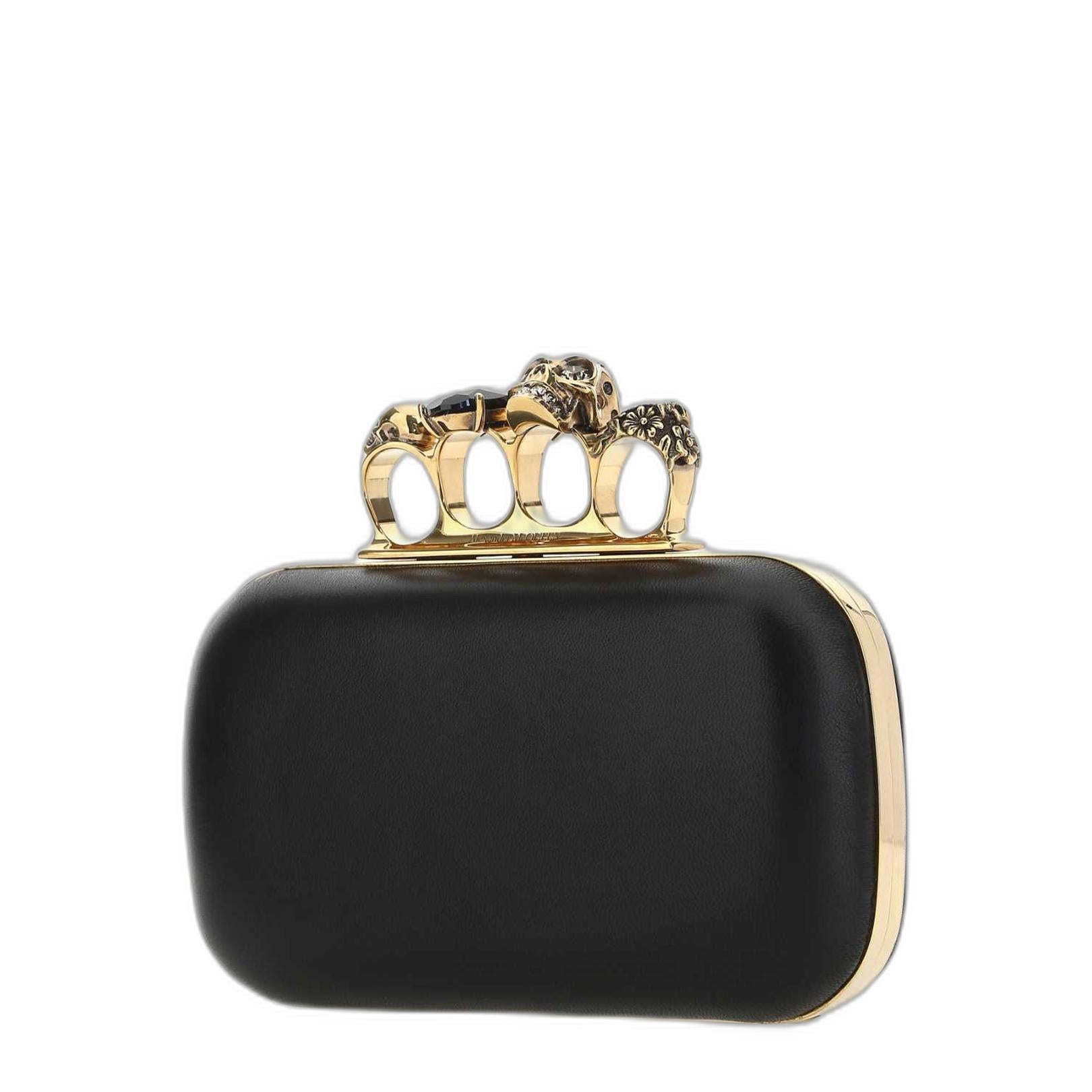 Knuckle Clutch With Chain in Black