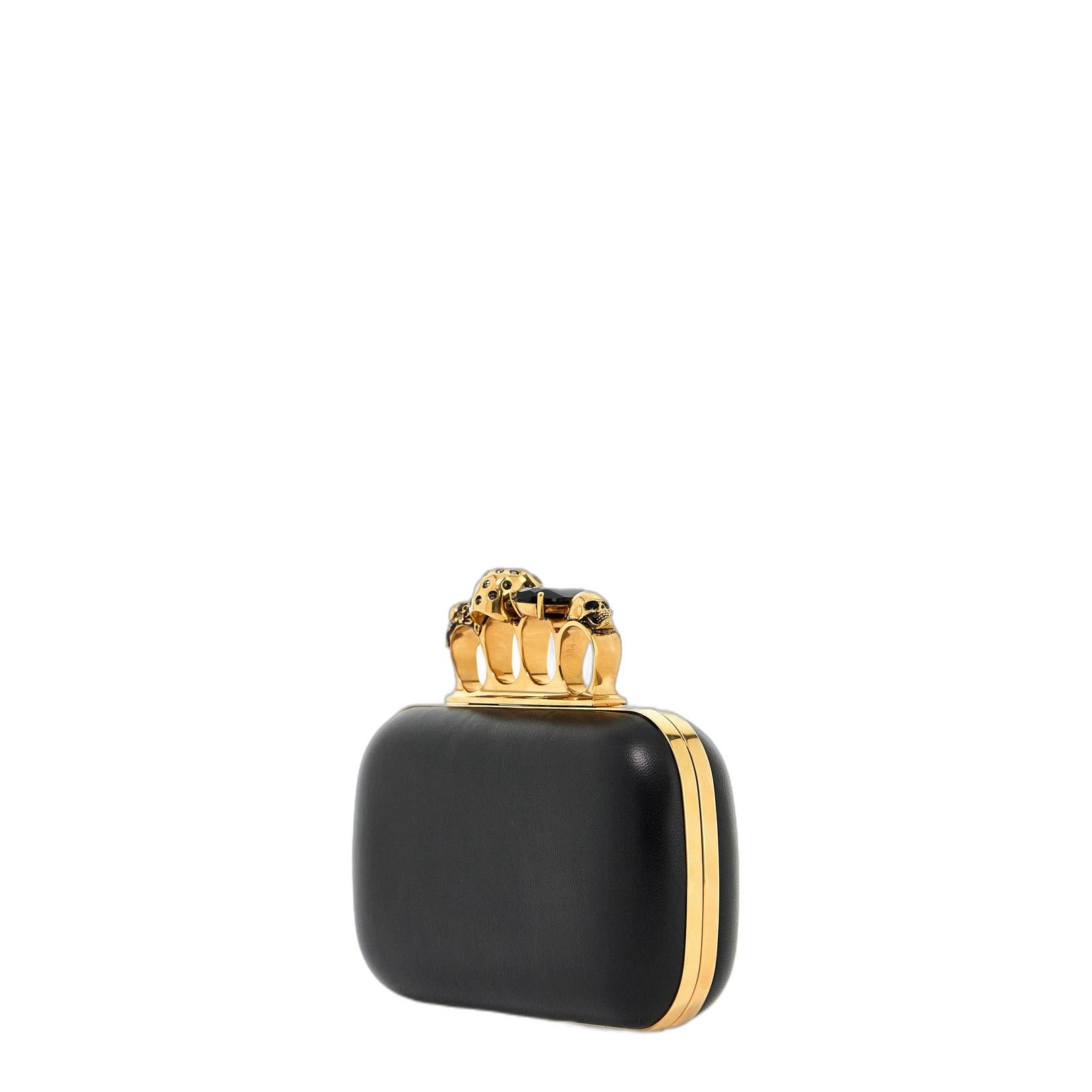 Knuckle Clutch With Chain in Black