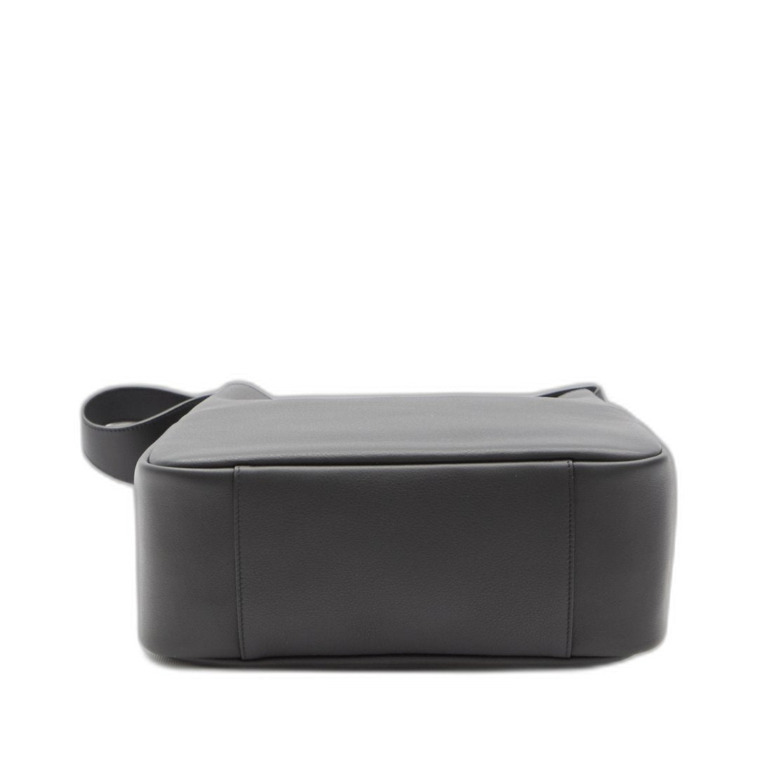 Large Le 5 À 7 Leather Shoulder Bag Black