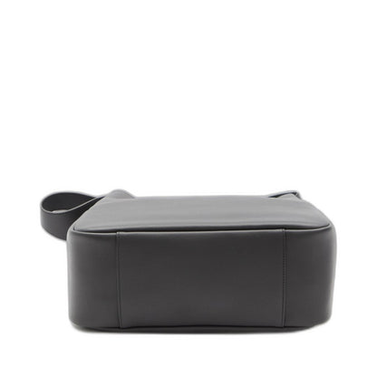 Large Le 5 À 7 Leather Shoulder Bag Black